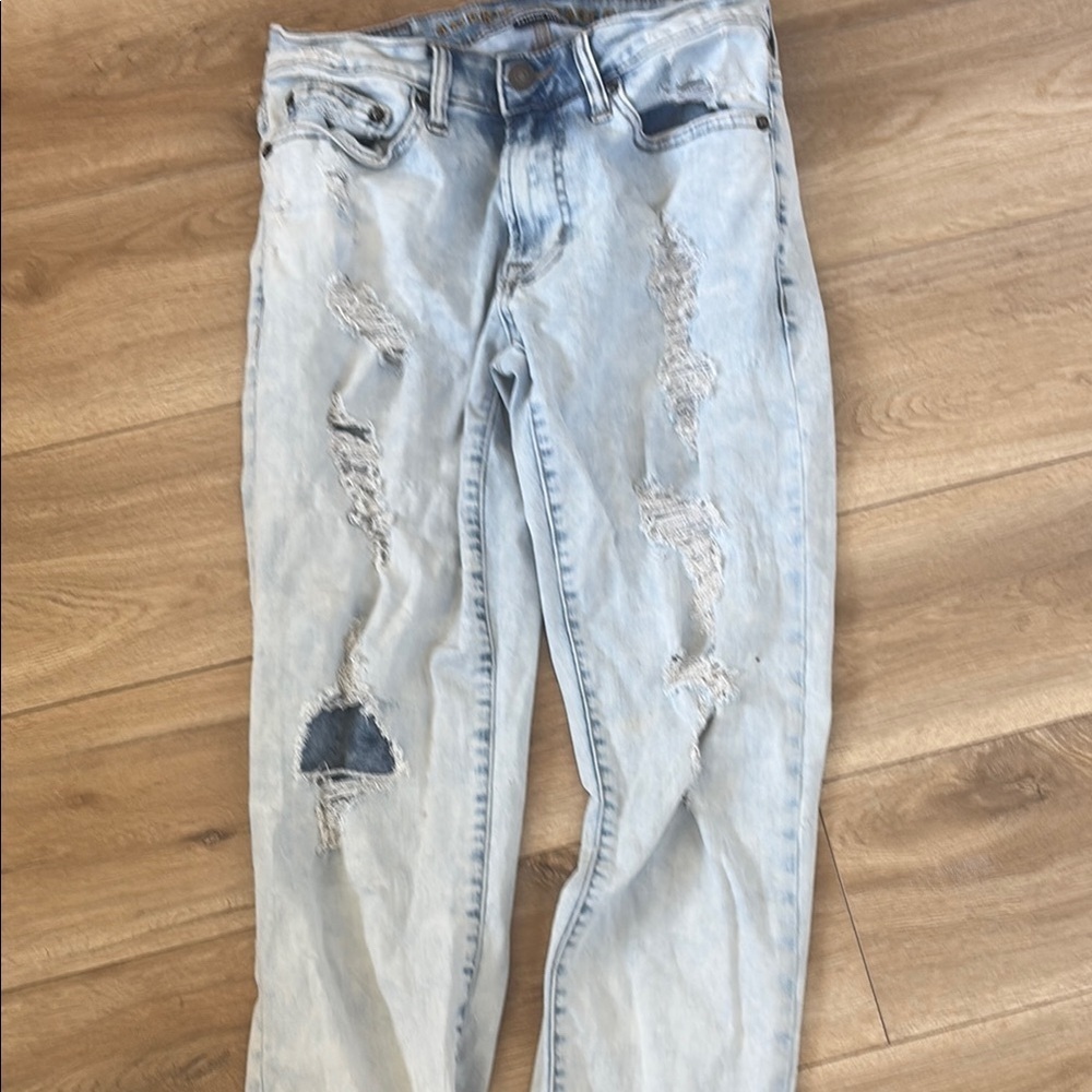 American Eagle Outfitters Relaxed Blue Jeans with Vintage Distressing